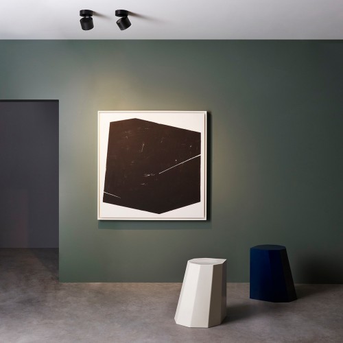 Plafonnier Lynx noir Astro Lighting Valente Design mise en scène
