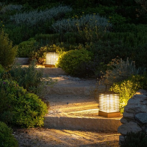 Lanterne solaire TEKURA petit modèle Les Jardins Valente Design escalier jardin