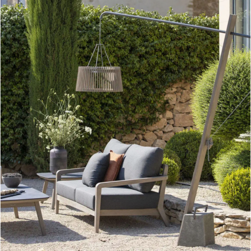 Potence solaire SKAAL Les Jardins Valente Design dans jardin