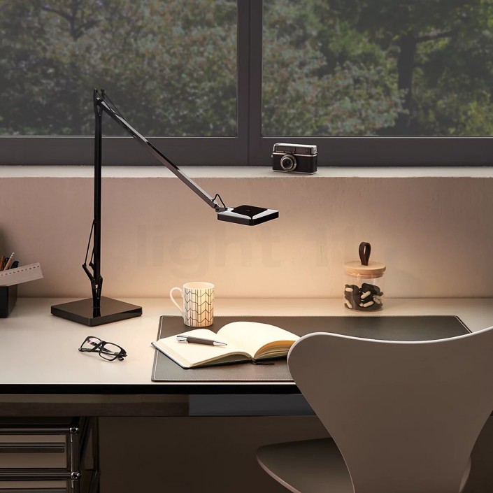 Lampe de table Kelvin Edge Base noir Flos Valente Design mise en scène