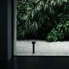 Borne Bellhop Bollard H 38cm noir Flos Valente Design dans jardin