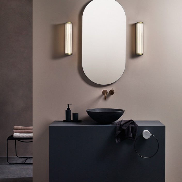 Applique Versailles 370 LED finition or mat Astro Lighting - Valente Design salle de bain