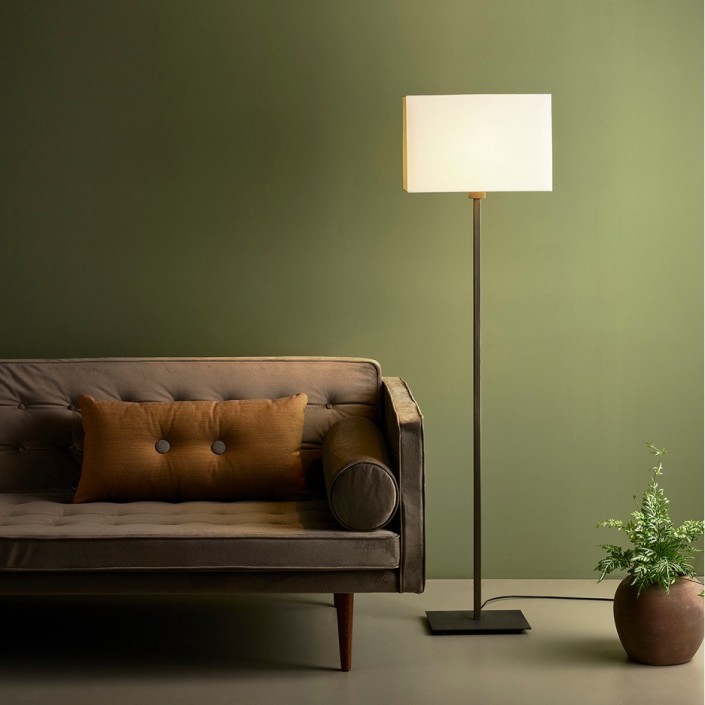 Lampadaire Park Lane Floor bronze abat-jour blanc brillant Astro Lighting Valente Design mise en scène