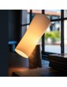 Lampe de table Nile blanche Foscarini Valente Design  éclairée
