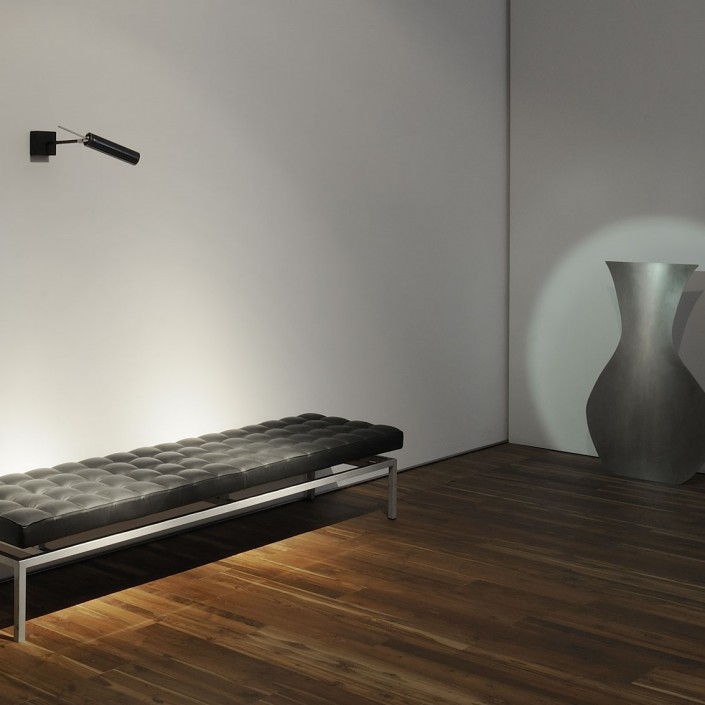 Applique Lucenera 502 noir Catellani and Smith - Valente Design éclairée dans salon