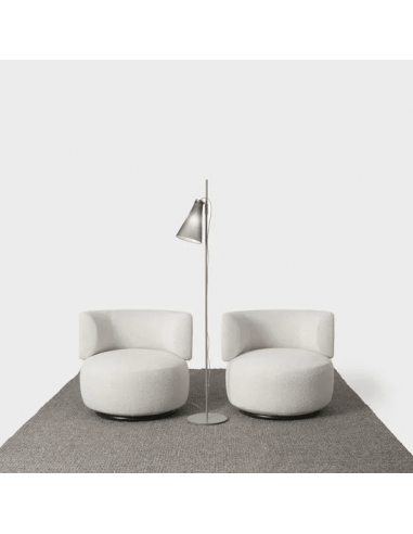 Lampadaire K-LUX structure grise abat-jour fumé Kartell - Valente Design - mise en scène