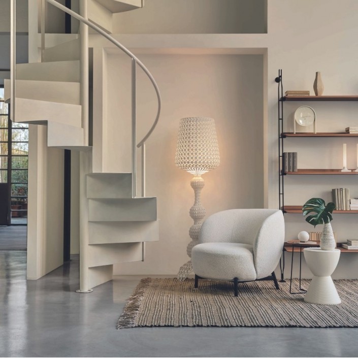 Lampadaire LED KABUKI  blanc mat, marque Kartell  - Valente Design