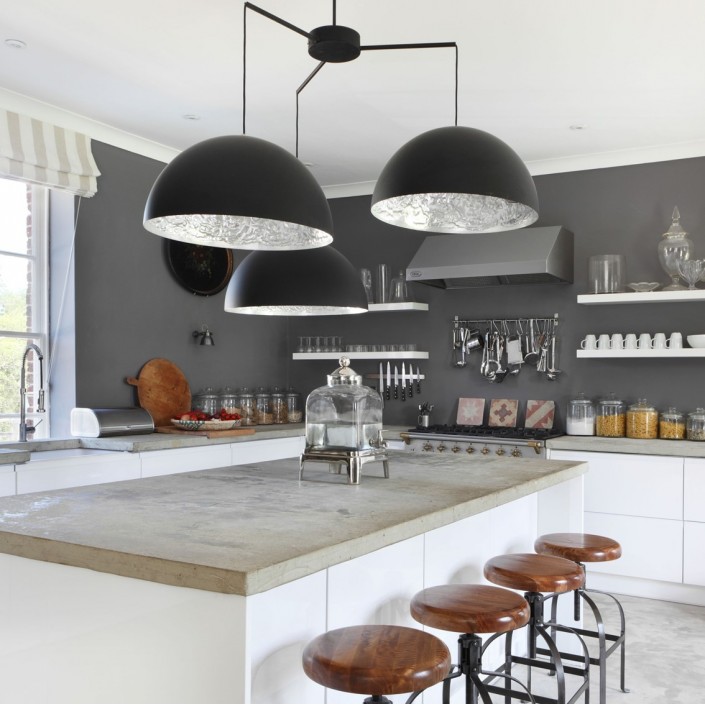 Suspension Stchu-Moon 02 Chandelier feuille argent Catellani and Smith - Valente Design mise en scène cuisine