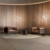 2 lampadaires Poise Kundalini - Valente Design dans salon