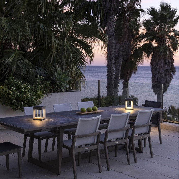 Lampes solaire de table TECKALU alu blanc-Duratek éclairées sur table