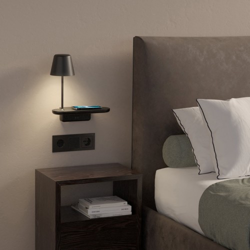 Applique Ito noir mat Astro Lighting Valente Design - éclairée vue générale - tête de lit