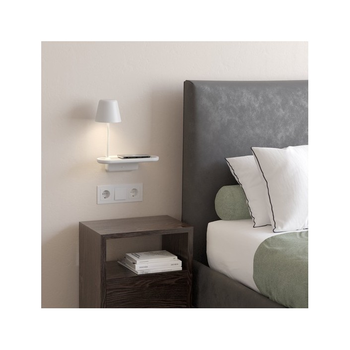 Applique Ito blanc mat Astro Lighting Valente Design - éclairée vue générale - tête de lit