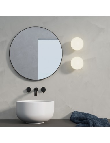 Applique Zeppo Wall noir mat Astro Lighting Valente Design mise en scène salle de bain