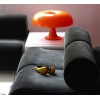 Lampe de table Nesso orange Artemide - Valente Design - éteinte mise en scène