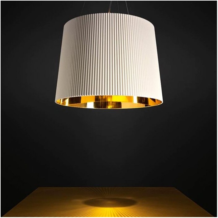 Suspension Gè Métalisée blanc doré Kartell - Valente Design - mise en scène éclairée