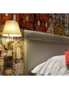 Melampo Wall bronze abat-jour écru Artemide - Valente Design - éclairée dans chambre