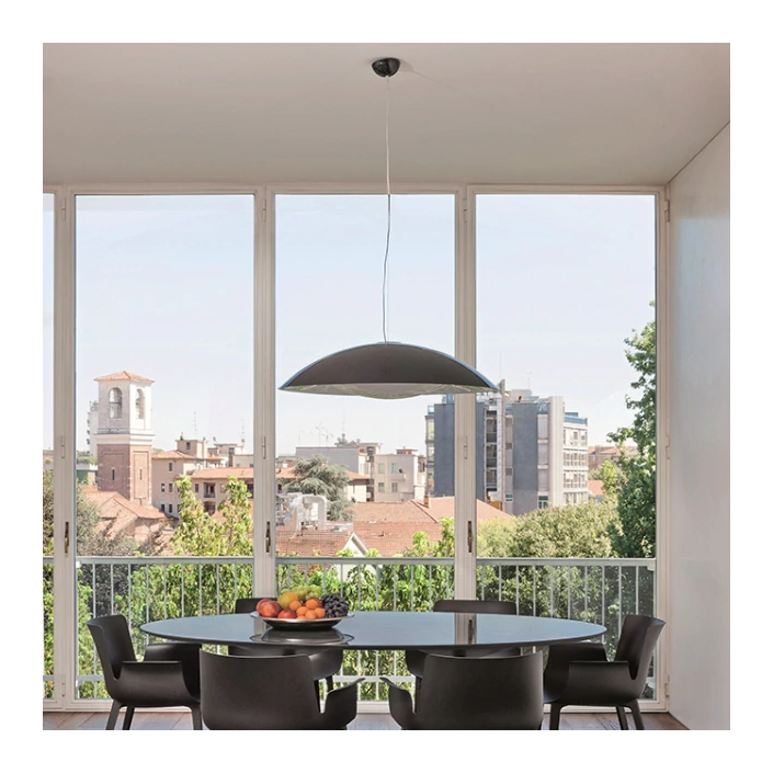 Suspension Neutra noir Kartell - Valente Design - mise en scène salle à manger