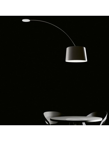 Plafonnier Twiggy noir Foscarini - Valente Design mise en scène éclairé au dessus d'une table