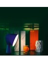 LAMPE DE TABLE BINIC bleu  Foscarini - Valente Design éclairée mise en scène