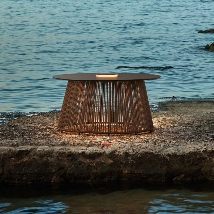 Table basse lumineuse sans fil NIT marron Bover - Valente Design - mise en scène