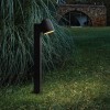 Borne Nut B/60 Outdoor couleur noire - Bover Valente design - mise en scène éclairée dans jardin