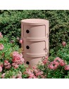 Meuble Componibili Bio 3 Portes rose Kartell - Valente Design - mise en scène jardin