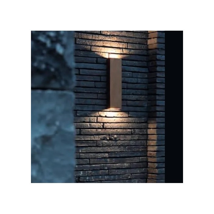 Applique Simply Pillar Medium up/down PVD Concept - Valente Design - éclairée