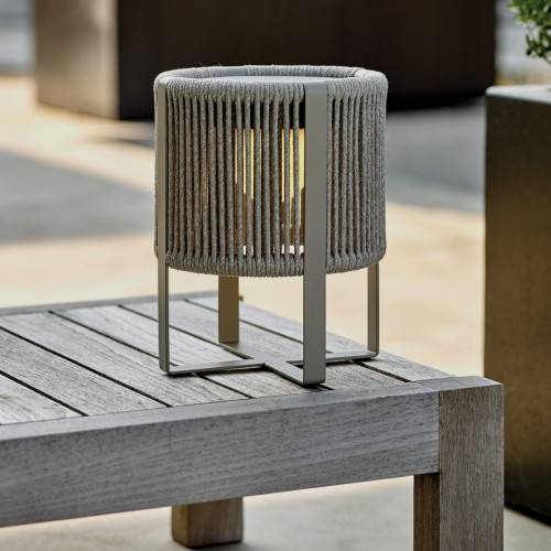 Lampe de table solaire Ropy Table sable Royal Botania - Valente Design - sur table basse