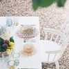 JELLIES FAMILY Kartell - Valente Design - mise en scène table à l'extérieur