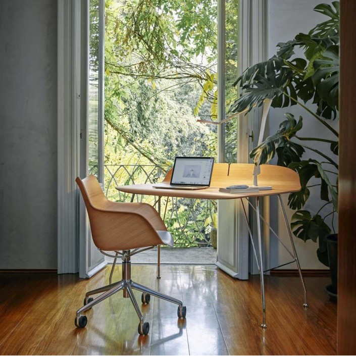 Bureau EARL OF WOOD bois clair/chrome Kartell - Valente Design - Table de travail KARTELL dans votre bureau