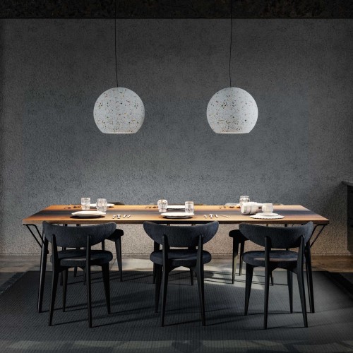 Suspensions Reglobe Diesel - Valente Design - éclairées au dessus de table salle à manger