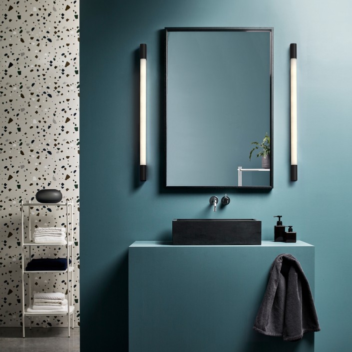 Applique Palermo 900 LED noir mat Astro Lighting Valente Design dans salle de bain