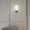 Applique Ottavino Wall noir mat Astro Lighting Valente Design dans salon