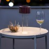 Lampe sans fil Fleur bordeaux Foscarini - Valente Design - éclairée - sur table apéro