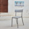 Chaise CATWALK MAT gris Kartell - Valente Design - dans la rue