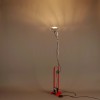 Lampadaire Toio rouge Flos allumé - Valente Design - télescopique