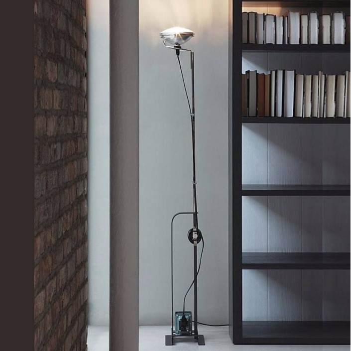 Lampadaire Toio Flos LED noir - Valente Design - pour votre bibliothèque
