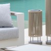 Lampe ROP&STRIP solaire et rechargeable - Les Jardins - Valente Design - éteinte - près de piscine