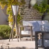 Lampadaire solaire Selva - Les Jardins - Valente Design - éteint sur terrasse