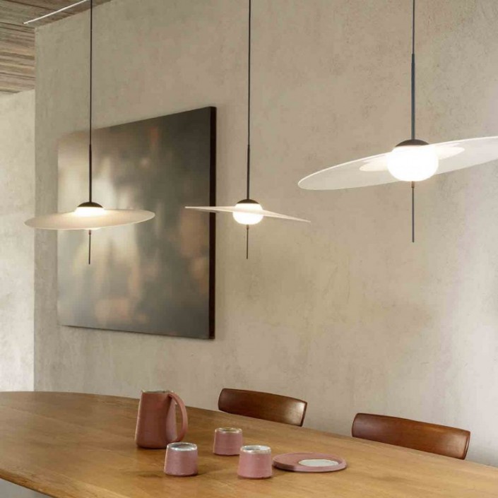 Suspensions MONO M400 - DCW Editions - Valente Design - éclairées dans salle à manger