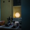 Lampe à poser Hoba - Foscarini - Valente Design - éclairée dans cuisine