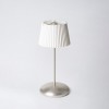 Lampe sans fil ARTURO argent avec abat-jour plissé - Hisle - Valente Design