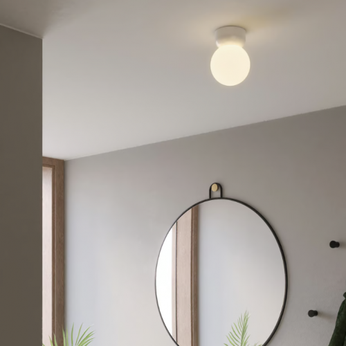 Plafonnier Lyra - Astro Lighting - Valente Design - éclairée mise en scène salle de bain