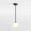 Suspension Nara Pendant - Astro Lighting - base noir mat éclairé - abat- jour Nara globe opale