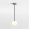 Suspension Nara Pendant - Astro Lighting - base chrome poli - éclairée - abat-jour Nara globe opale