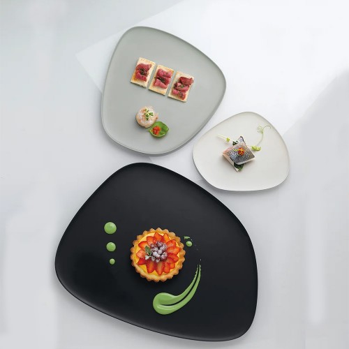 Kartell - Set Plateau NAMASTE - Finition Noir Gris Tourterelle - mise en scène art de la table
