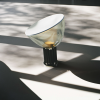 Lampe de table Taccia Flos small size noire pour votre salon - Valente Design