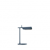 Lampe de table Tab T LED deep blue de flos Valente Design Edward Barder et Jay Osgerby sur bureau