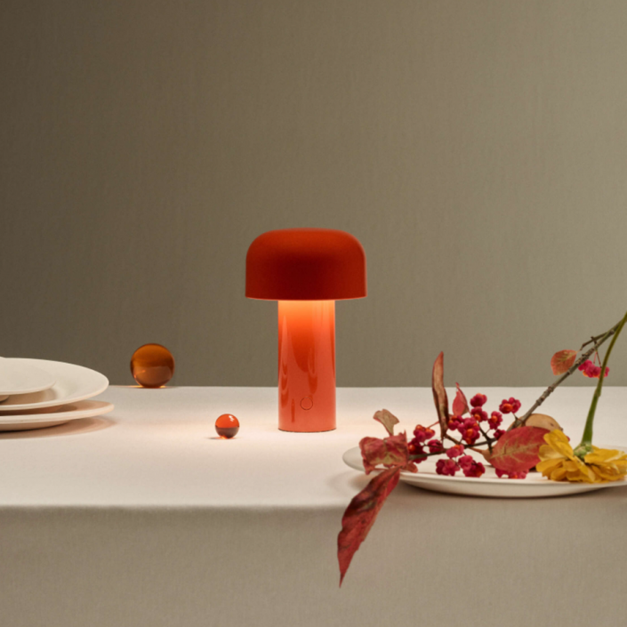 lampe de table BELLHOP rouge  de FLOS - Valente Design