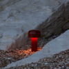 lampe de table BELLHOP rouge  de FLOS - Valente Design